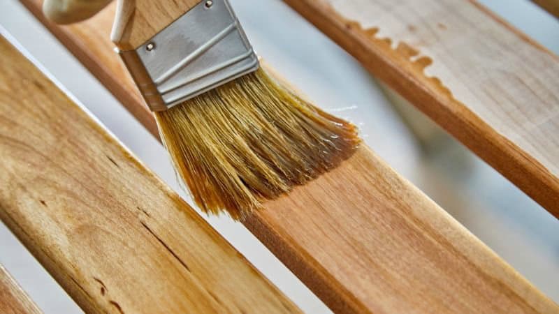 Nanos temeljnega premaza za enakomeren nanos podlage