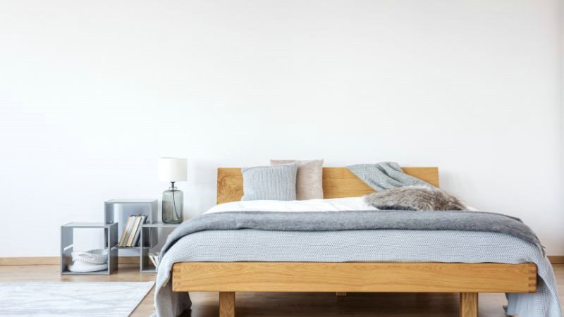 Ar mediniai lovos rėmai girgžda? Kaip sutaisyti girgždančią medinę lovą?