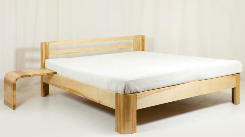 What are the Factors Influencing Wooden Bed Weight Limits?