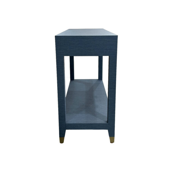 Täispuidust raami, klanitud ristkülikukujulise ja kuldsete otstega jalgadega Blue Console Table pakub luksuslikku ja kaasaegset disaini.