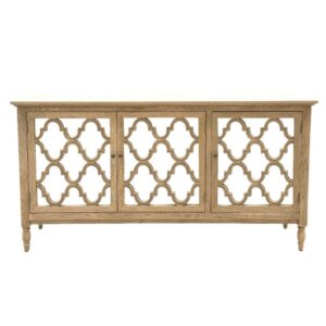 Buffet en bois avec trois portes d'armoire à treillis géométriques, présenté sur un fond blanc.