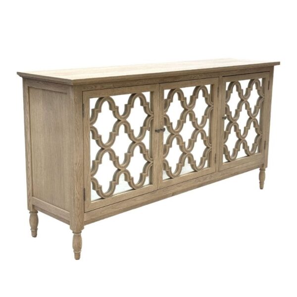 Buffet en bois clair avec portes à miroir géométrique et quatre pieds fuselés.